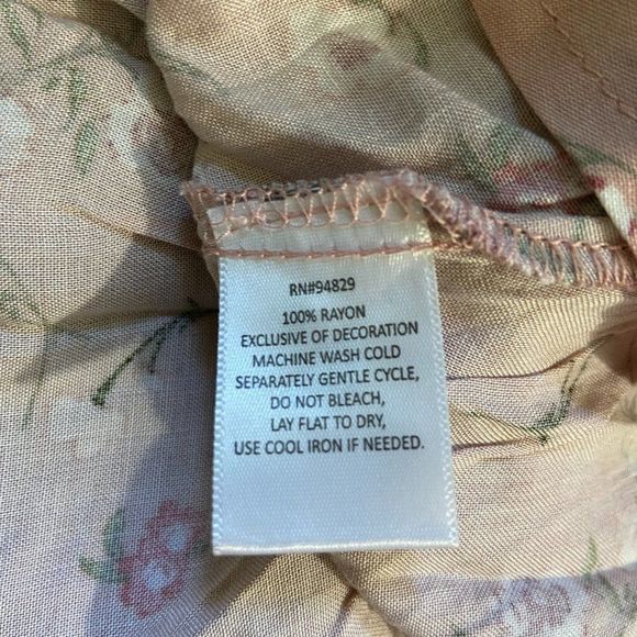 NWT DEREK HEART Pink Two Tone Paisley Print V Neck - Picture 7 of 8